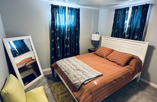 Cozi Basement Suite 15 min away from Denver Downtown