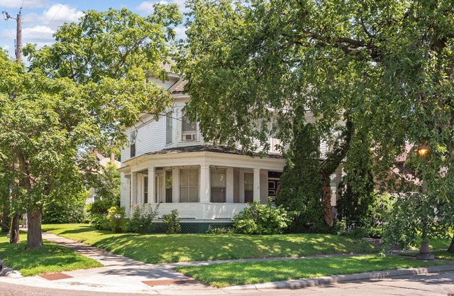 Cozy 1.5 Bdr Saint Paul, River Views, Old Charm meets modern style