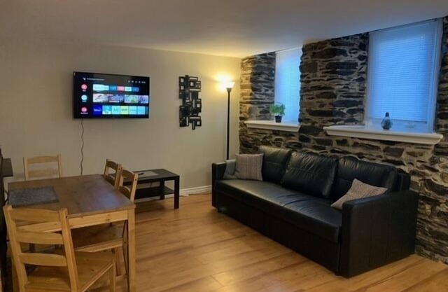 Cozy 1-bedroom in Bauer Terrace next to Citadel
