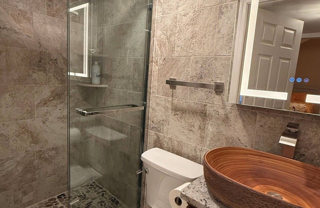 Cozy 1-bedroom in charming Sharon
