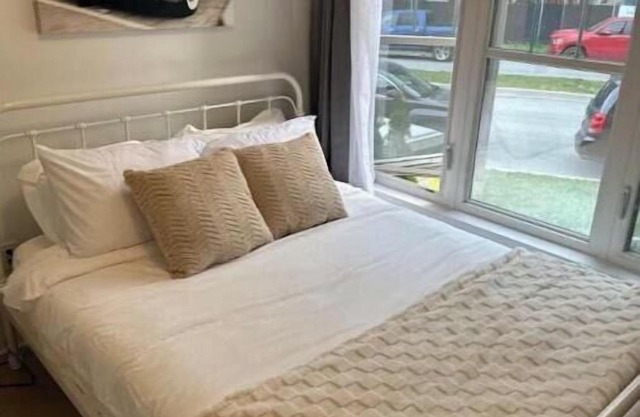 Cozy 1Br Basement Apt - New Downtown Bowmanville