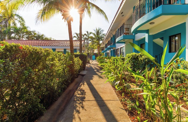 Cozy 2 Bedroom Condo with AC and Pool in the Desirable Las Palmas Neighborhood