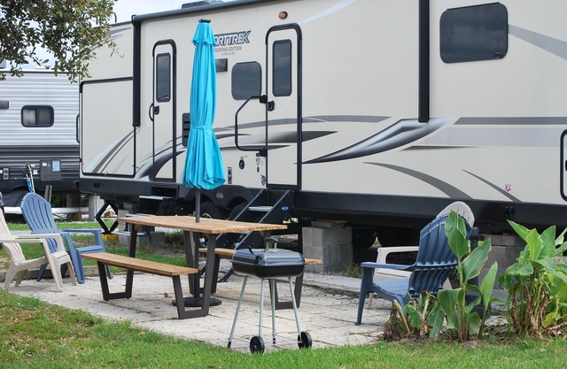 Cozy 2-bedroom travel trailer in wonderful North Topsail Beach