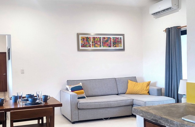 Cozy 2-bedroom apartment with WiFi, AC in charming Holbox