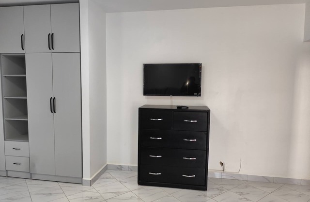 Cozy 2-bedroom apartment in delightful Nkumba with WiFi and lake view