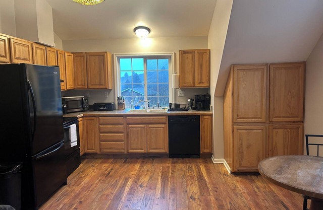 Cozy 2-bedroom apartment in charming Kodiak