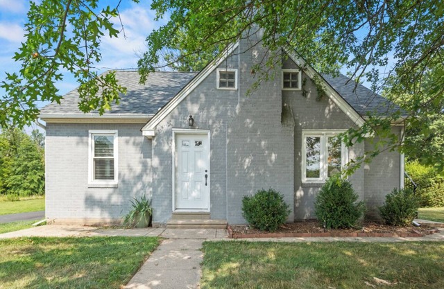 Cozy 2 Bedroom at Orvilla Park