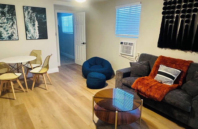 Cozy 2-bedroom guest house near Strip and downtown Las Vegas