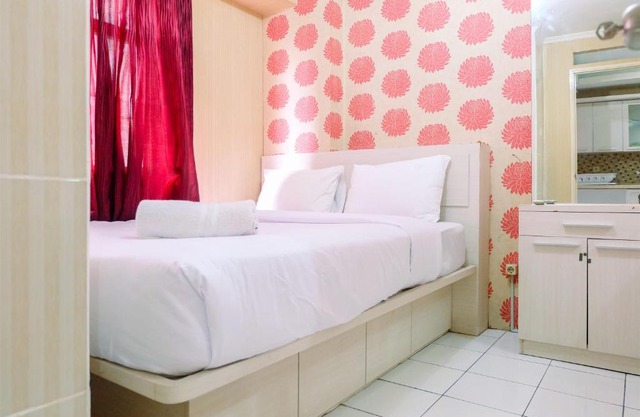 Cozy 2BR at Kalibata City Apartment By Travelio