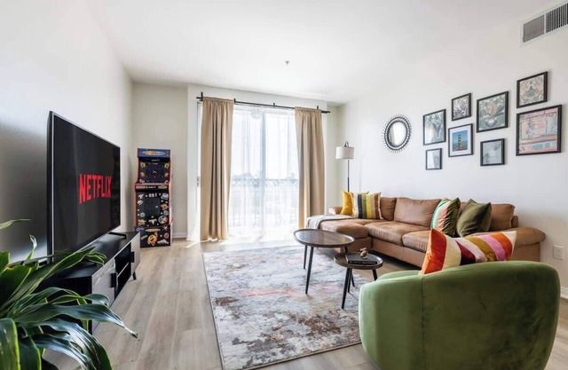 Cozy 2BR Escape in MarinaDelRey!Free Parking&Pool