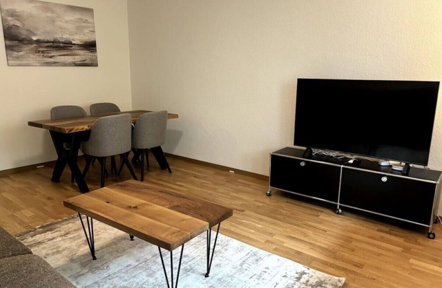 Cozy 2BR near lake and train station (Wille 8)