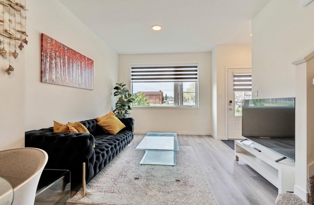Cozy 3 bedroom townhouse in downtown Edmonton.