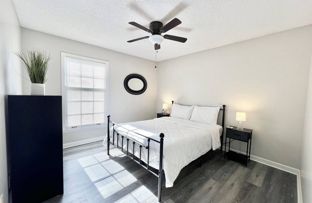 Cozy 3bd + 2 Bath Home in HSV w/Spacious Backyard