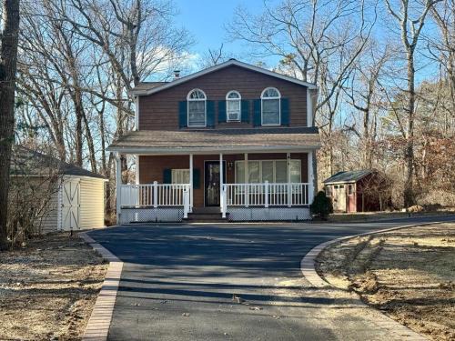 Cozy 4BR Home Near SplishSplash, Parks and Beaches