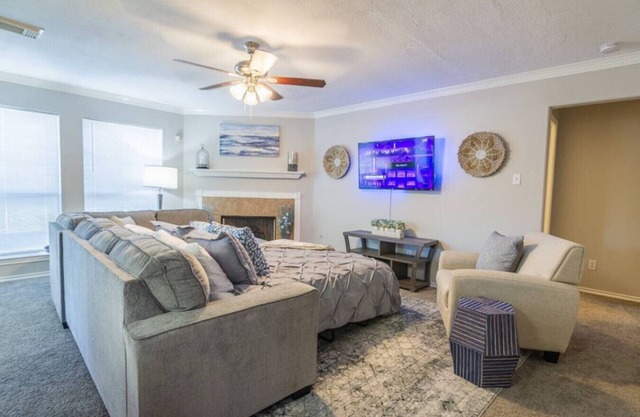 Cozy 5BR Retreat | Huge Yard & Relaxing Vibes
