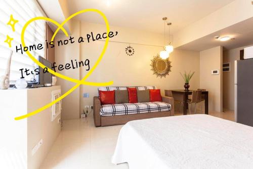 Cozy Airport Condo 7-min Walk to Terminal 3