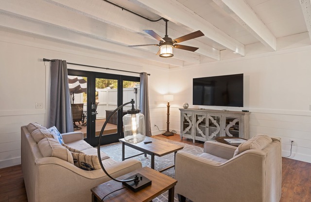 Cozy and adorable 2BR next to Coast Guard Beach!