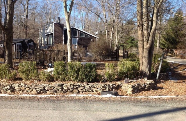 Cozy and Charming Chalet! Close to Hiking Trails and Ski Areas!