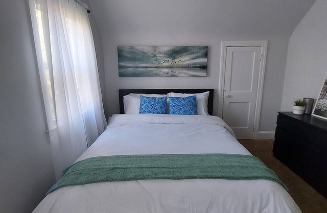 Cozy and Clean 1-Bdr Apt in a Quiet Neighborhood