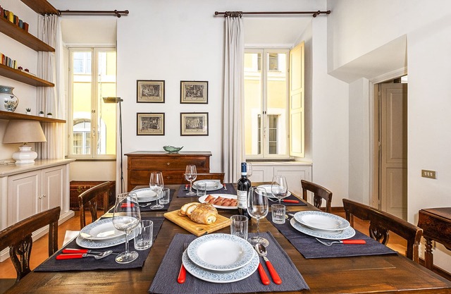 Cozy and comfortable, Trevi Fountain. For families, max 6 guests. AC WIFI