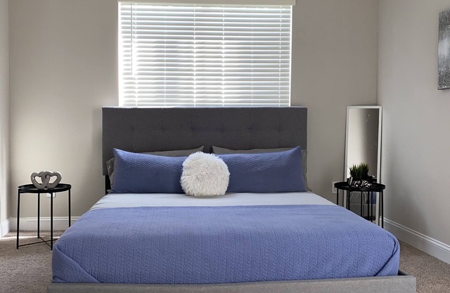 Cozy and Quiet Gem Near Perimeter Mall