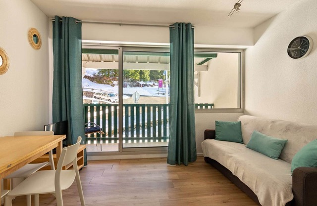 Cozy apartment for 4 with balcony and ski locker in Gourette