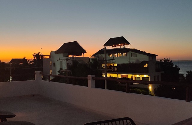 Cozy apartment in peaceful Holbox with WiFi, AC