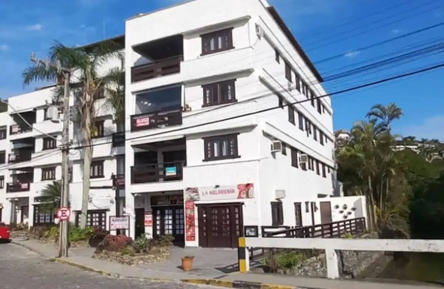 Cozy apartment, less than 50m from Bombinhas beach