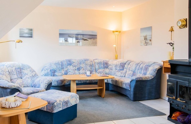 Cozy apartment with balcony at Ahornweg 16 in Kellenhusen