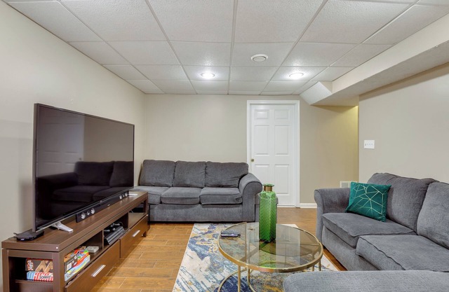 Cozy Apt in DC Suburbs: 4 Mi to Main St Laurel