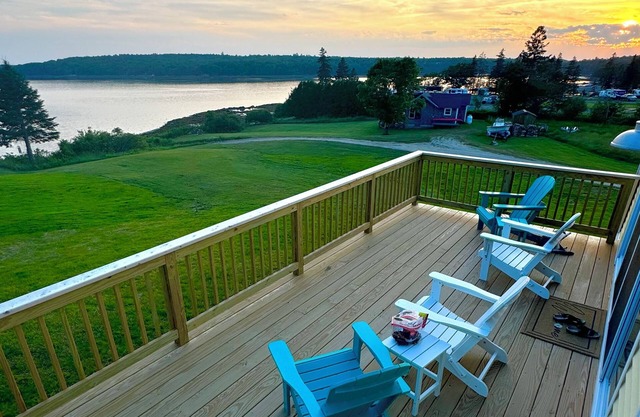 Cozy beachfront large apartment just a 20-minute drive to Schoodic Peninsula