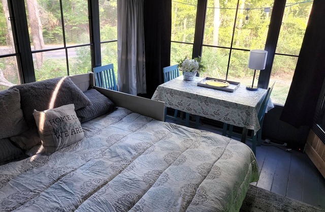Cozy Bungalow 10 min to Lake Fork