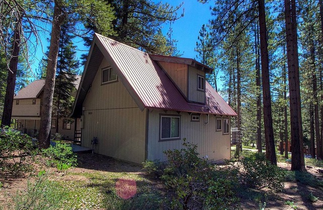 Cozy Cabin by Lake Tahoe Accommodations