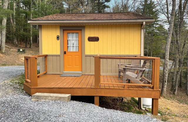 Cozy Cabin | Ideal for Fall Foliage & Rafting