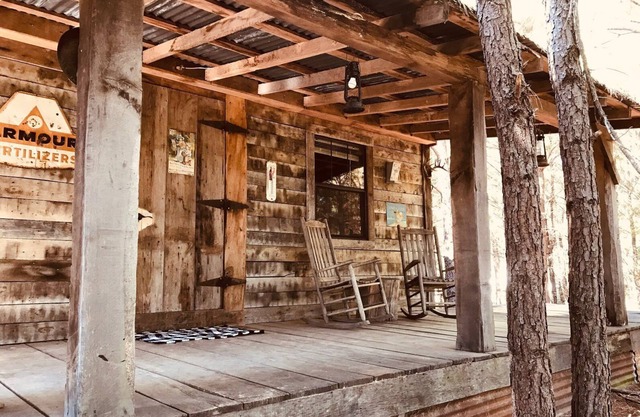 Cozy Cabin in the woods at Bluegill Lake Cabins