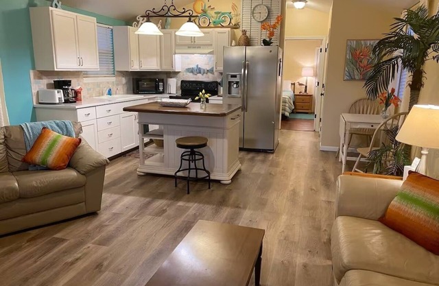Cozy cabin with WiFi and AC in lovely Ferris!
