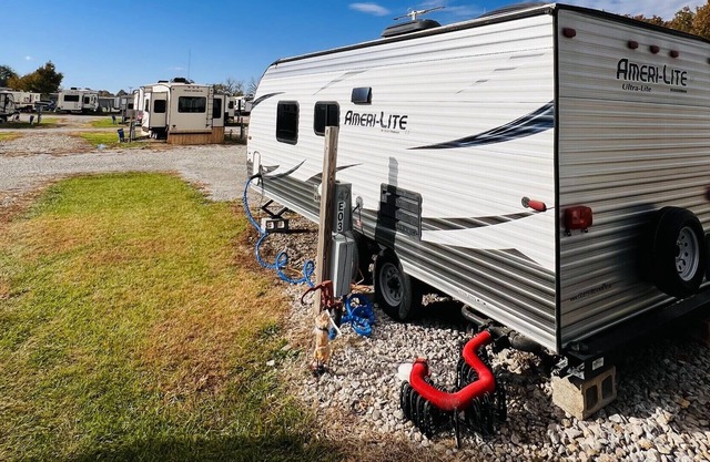 Cozy Camper in quiet campground!