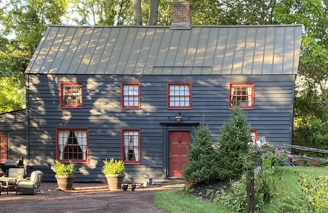 Cozy Carriage House on a Private Historic Estate- one of a kind American gem