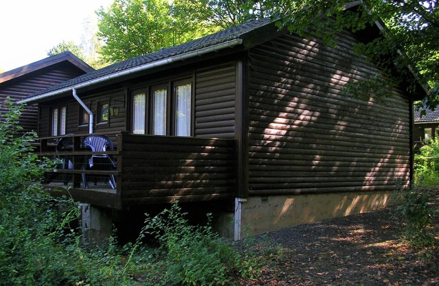 Cozy chalet in a quiet, green area