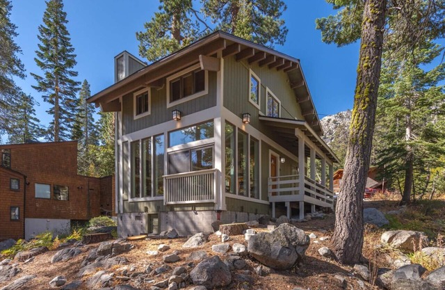 Cozy & Clean Palisades Cabin for 8 Close to Hiking Lake