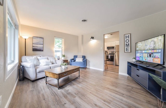 Cozy & Comfortable 1 Bedroom Suite