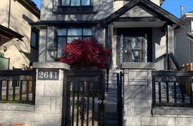 Cozy, Comfortable and Clean Home. Close to Transit, Restaurants, Park and Pool!