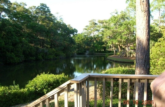 Cozy, Comfy Cottage, Lagoon view, Walk to beach/pool. Great location, location