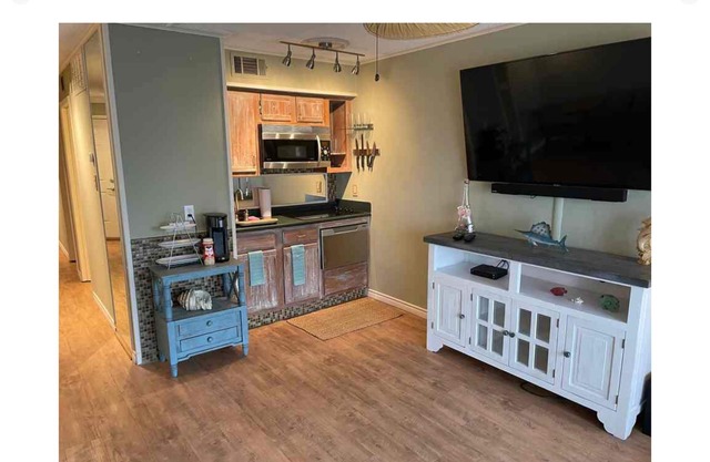 Cozy condo in beautiful Corpus Christi with AC, WiFi
