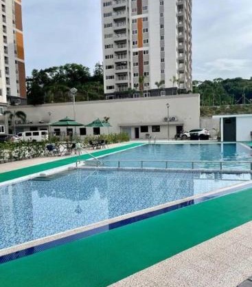Cozy Condo in Clark Pampanga with Free Parking & Pool Access