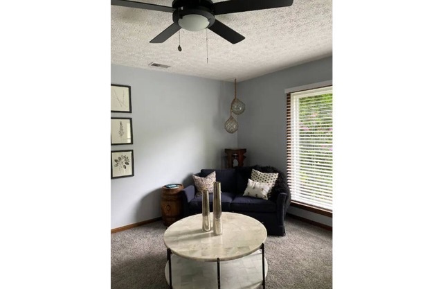 Cozy & Convenient 2BR House Perfect for Couples