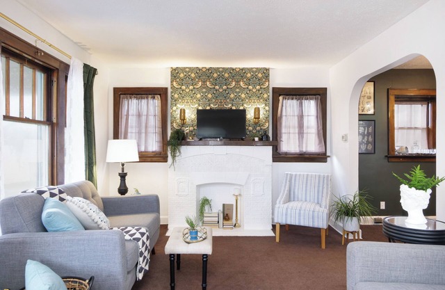 Cozy, Convenient Getaway 3Bd2Ba dog-friendly home in wonderful Akron, OH