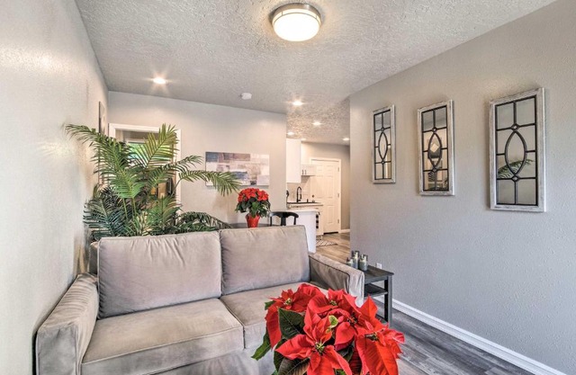 Cozy Cottage Centrally Located in Florence!