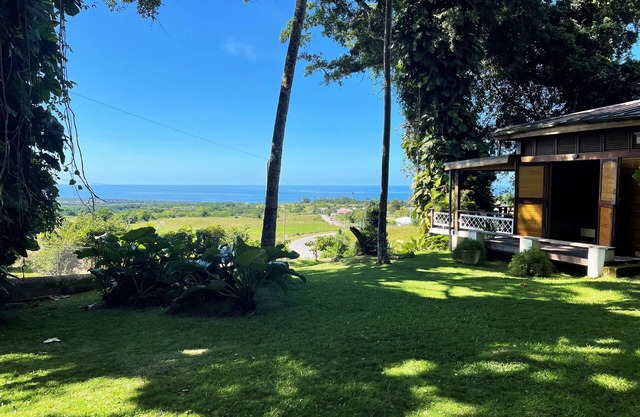 Cozy cottage for nature lovers, sea views, firepit