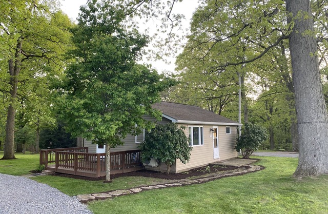 Cozy cottage in Portersville close to Moraine & McConnells Mill State Parks
